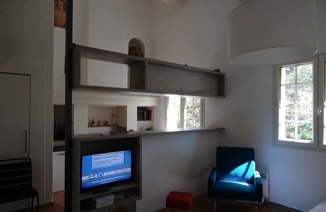 Villa prox. Avignon, swimming pool, calm park