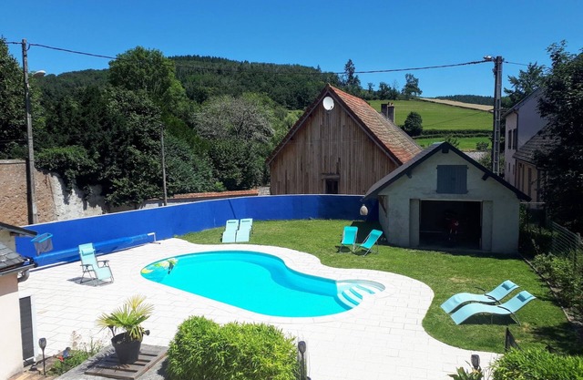 Villa Privée Avec Piscine au Coeur du Morvan