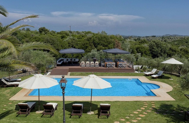 Villa Privilege with tennis Court and outdoor & indoor Heated Pool (sleep 8)