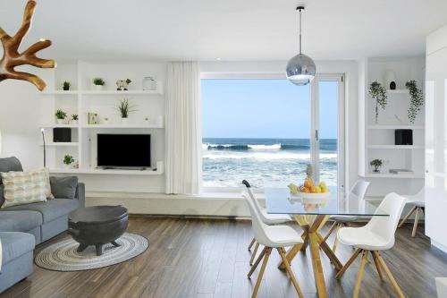 Villa Quintanilla by Villas Rivero