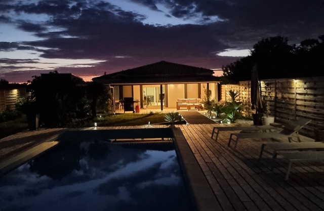 Villa Romantique Avec Piscine à 10mn de Pomerol , Libourne et 15mn de St Emilion