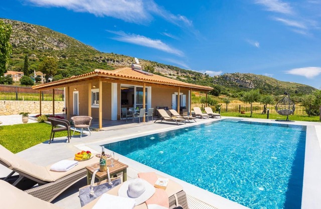Villa Rudi - Two Bedroom Villa, Sleeps 4