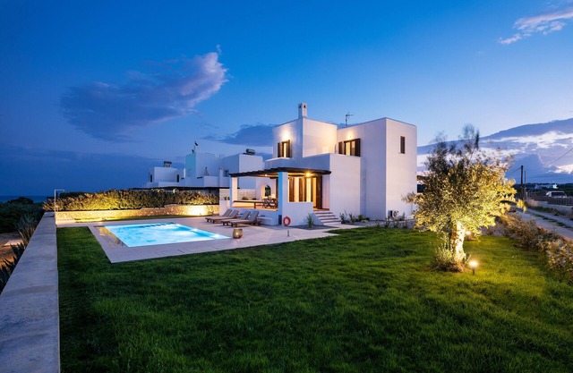 VILLA SALAMINA ON THE BEACH