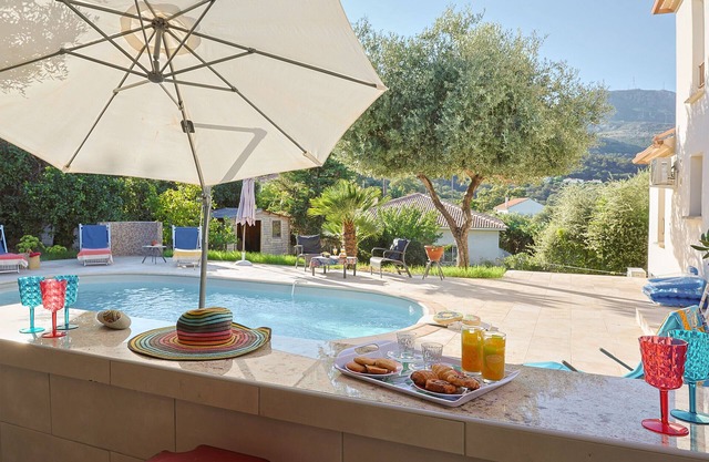 Villa San Pedrone, with heated pool and summer kitchen