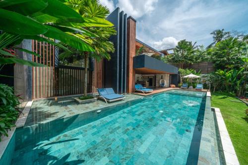 Villa Sandro - 3BR Escape, Lush Jungle Views & Pool