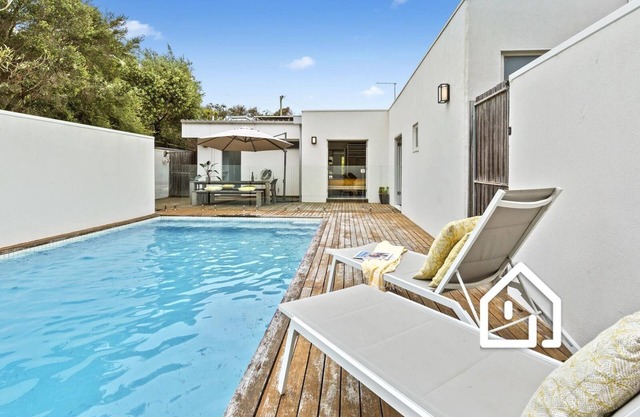 Villa Santorini *1 NIGHT FREE* Secluded Back Beach Poolside Oasis