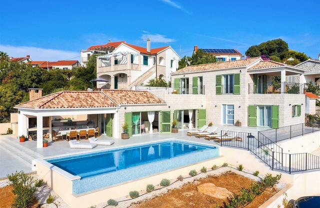 Villa Sea Whisper - location and charm