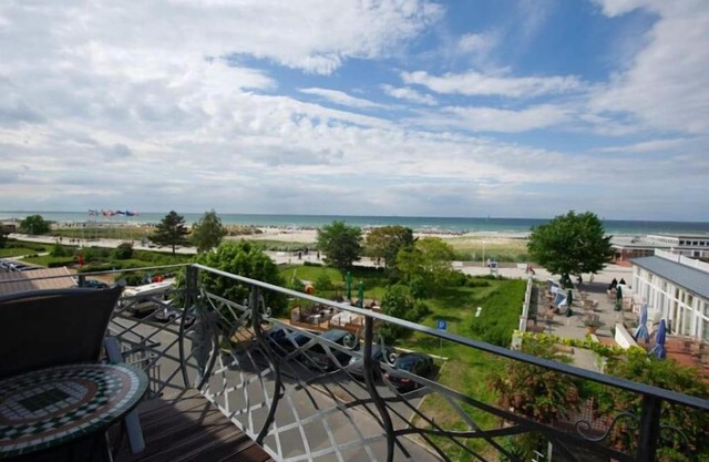 Villa Seeblick Warnemünde - Fewo mit Meerblick und Balkon direkt am Strand für 2-4 Pers