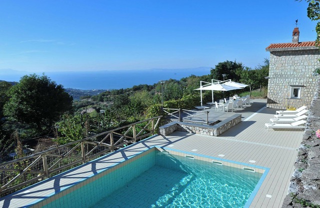 VILLA SORRENTINA - LUXURY HOLIDAY VILLA - SORRENTO HILL - SORRENTO