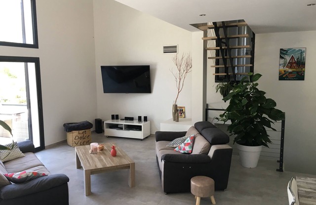 Villa splendid view on Pic Saint Loup Swimming pool/Jacuzzi near Montpellier