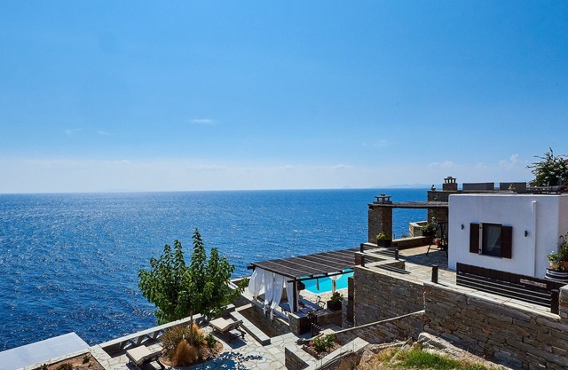Villa Stoneflower with breathtaking sunsets & private swimming pool