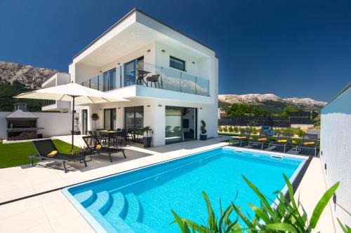 Villa Supernus II with Heated Pool