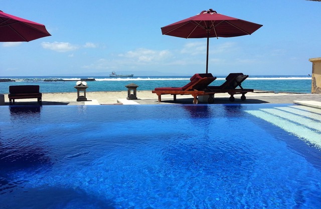 Villa Talia Vashti - 3 Bedroom, Oceanfront villa with Jacuzzi