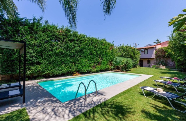 Villa Thimari by Villa Plus