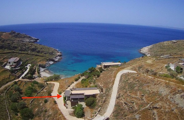 Villa Thymari, waterfront, private beach, quiet location, 24/7 service