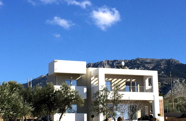 VILLA TRIANTAFILIA: New Luxury Villa for 8 in central Kos near beach