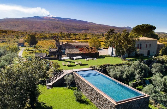 Villa Vulcano - Four Bedroom Villa, Sleeps 8