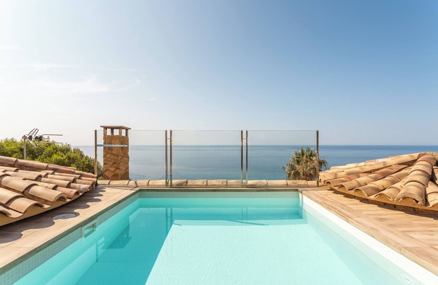 Villa 'Villa Con Infinity Pool' with Sea View, Wi-Fi and Air Conditioning