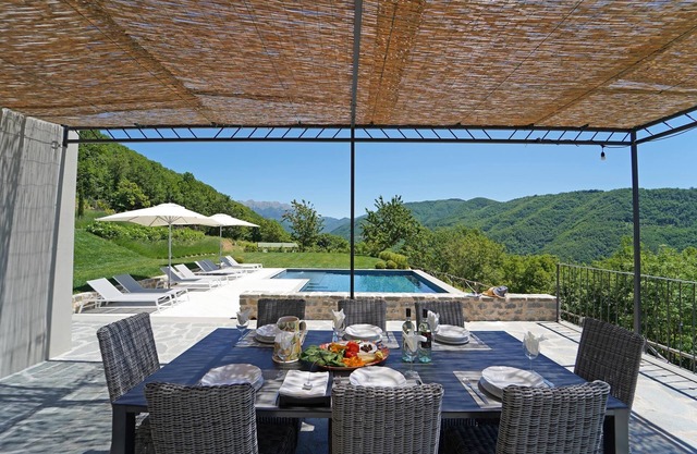 VILLA VITTORIA 8 pax