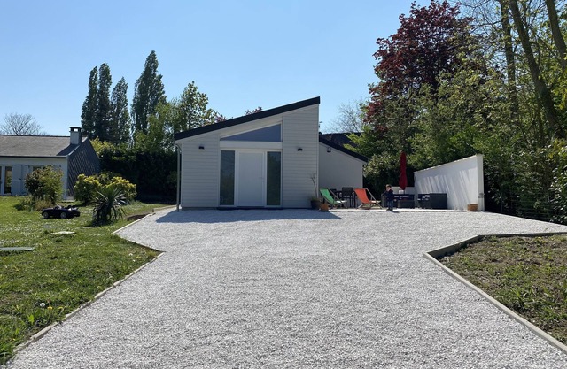 Villa with garden and private parking