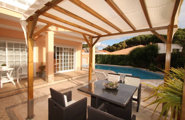 Villa with large garden, barbecue and heated pool (19510 /AL