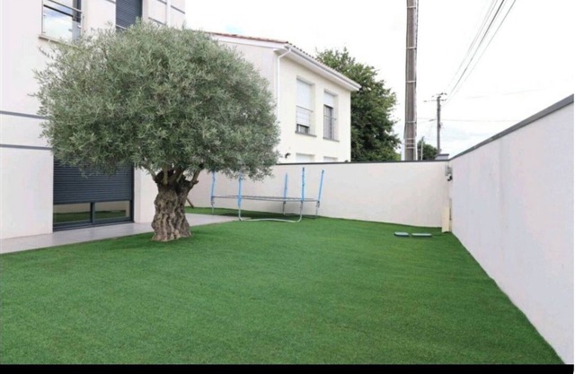 Villa with pool and spa for unforgettable moments with family or friends.