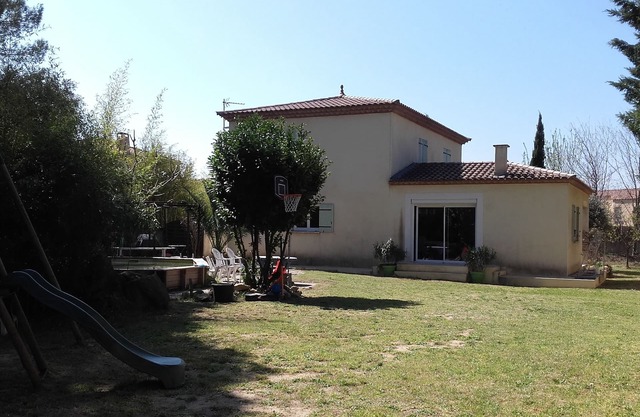 Villa with pool and garden near Montpellier