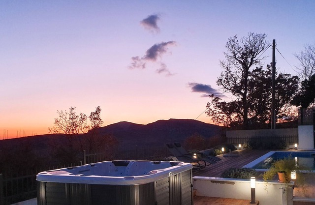 Villa With Pool, Peaceful Oaza United With Nature Near Split