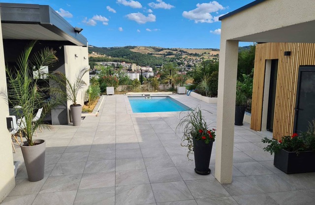 Villa with Private Pool & Cinema Room