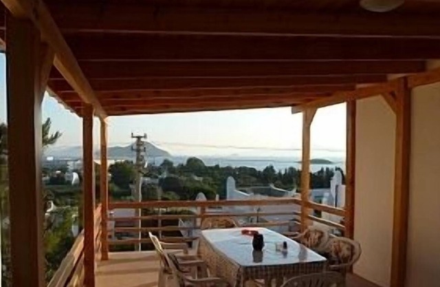 Villa With Private Pool And Sea Views