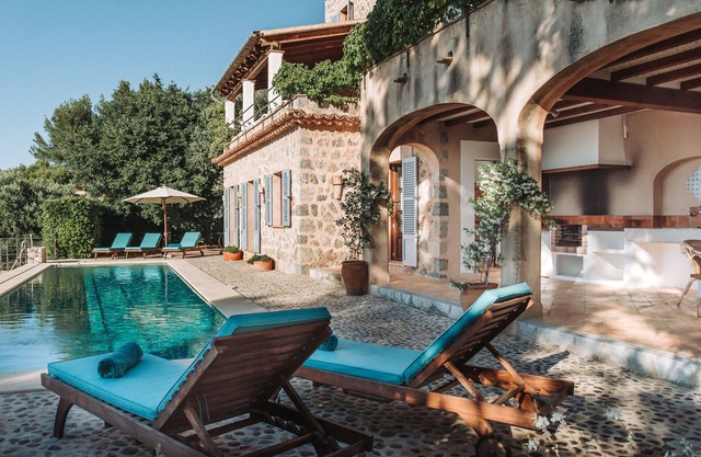 Villa with Private Pool and Fantastic Sea Views