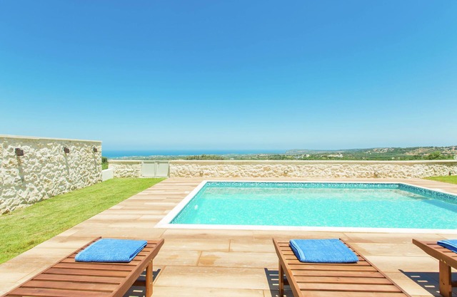 Villa with private pool near sea on NW coast