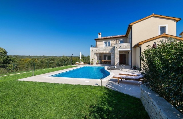 Villa with private pool, sauna, HotTub, SPA area, pool table, table tennis.