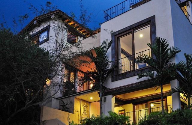 Villa Yerbabuena ~ Ocean Views, 2 Pools, Basketball Court, Steps From The Beach