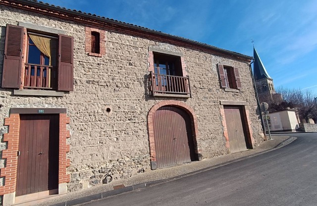 Village house at the crossroads 5mn ISSOIRE