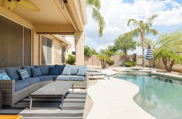 Village House: Desert Oasis! Pool & Spa