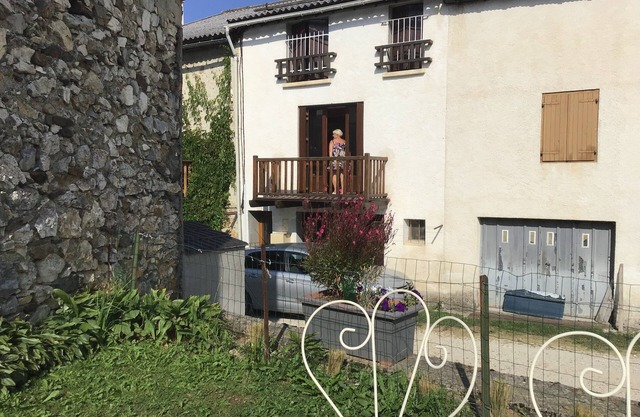Village house with balcony located in Camurac 1200 m above sea level.