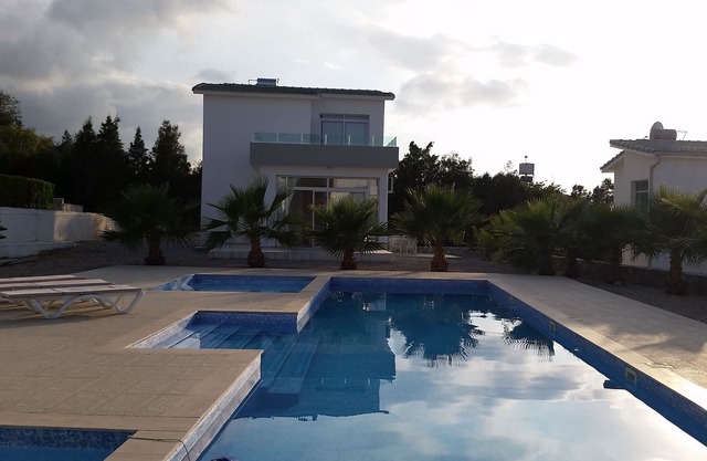 Village Location with stunning Sea/Pool views, 3 minutes walk from restaurants