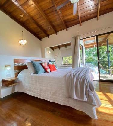 Villas Flakis, Vela