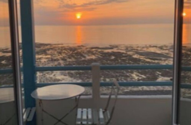 VILLE COURLA 5 - A balcony overlooking the English Channel