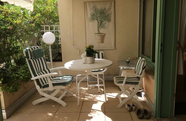 Villefranche s/sea, terrace studio, close to the beaches and French Institute