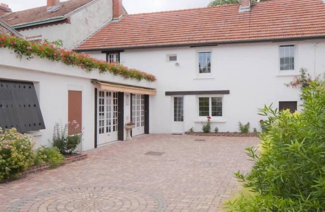 Villers Sous Chatillon: Mansion - Villers Sous Chatillon
