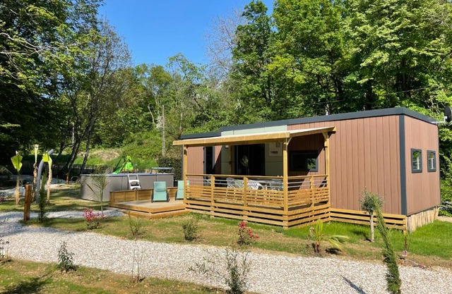 Vinéa Cottages - Hébergements Touristiques, Terrasse et Piscine privative