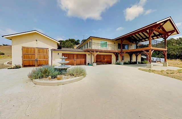 Vineyard Vista Ranch Retreat