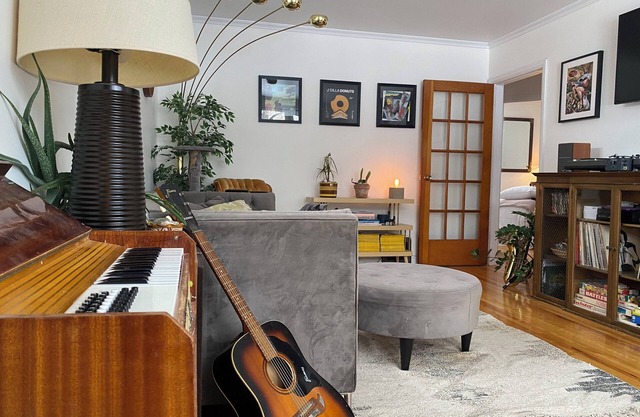 Vintage Music Themed Home in the Heart of London Across From Gibbons Park