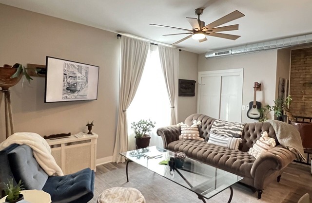 Vintage Pad w/Garage in Historic Walker's Point