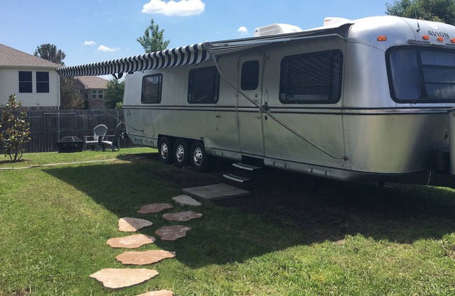 Vintage “Stream” Hideaway