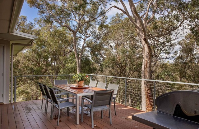 Vintners - modern, 2bdrm wings, 3 acres nature setting