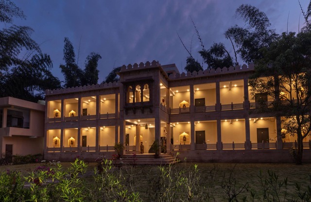Vraksh Resort