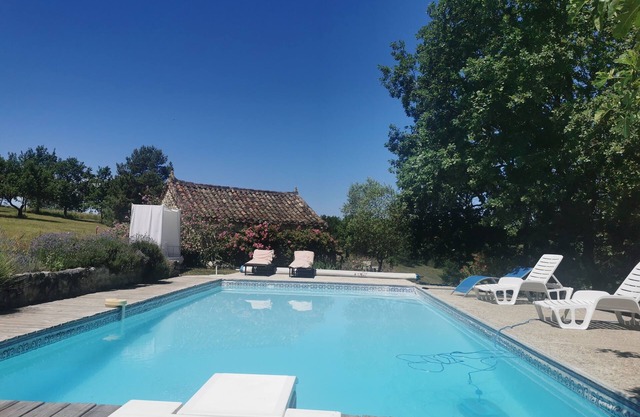 Vue Magnifique Isolée Piscine Privée et Jacuzzi Animaux Acceptés